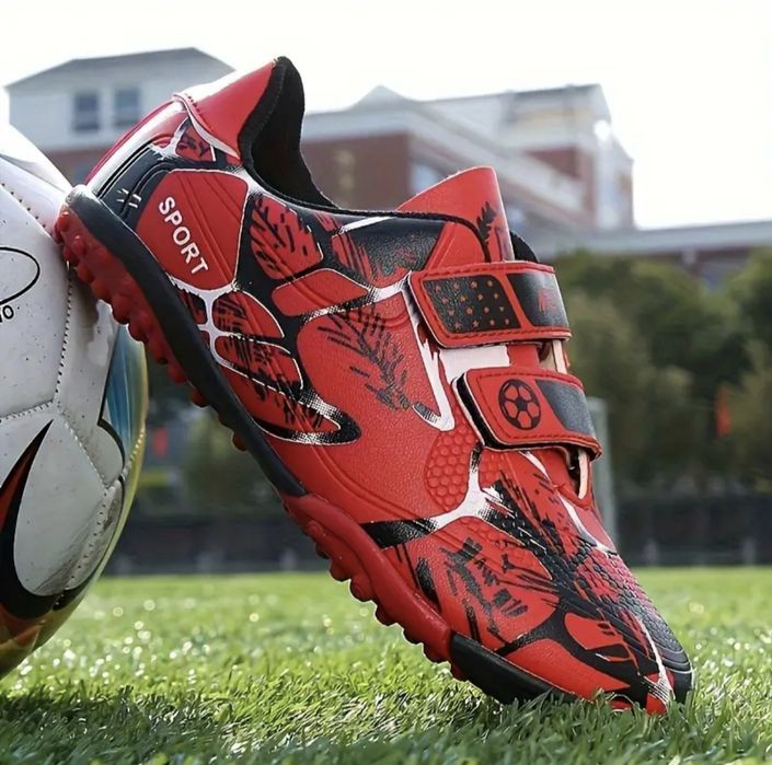 Футболни обувки за момчета