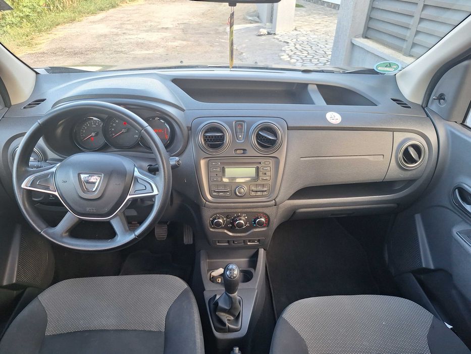 Vând Dacia Dokker