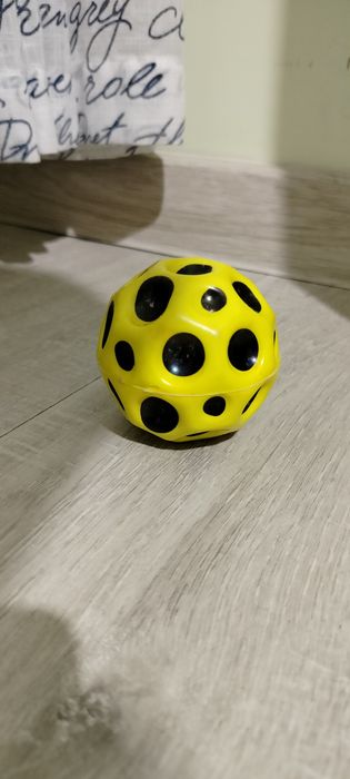 Moon ball yellow