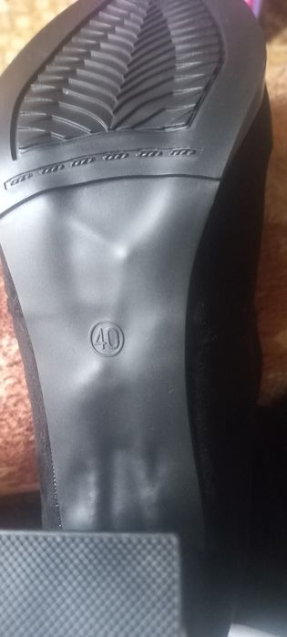 Vând cizme elegante