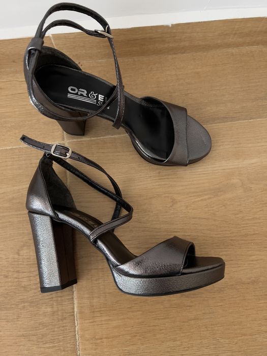 Сандали на ток 37