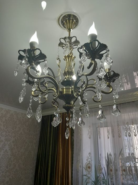 Продам  люстра срочно