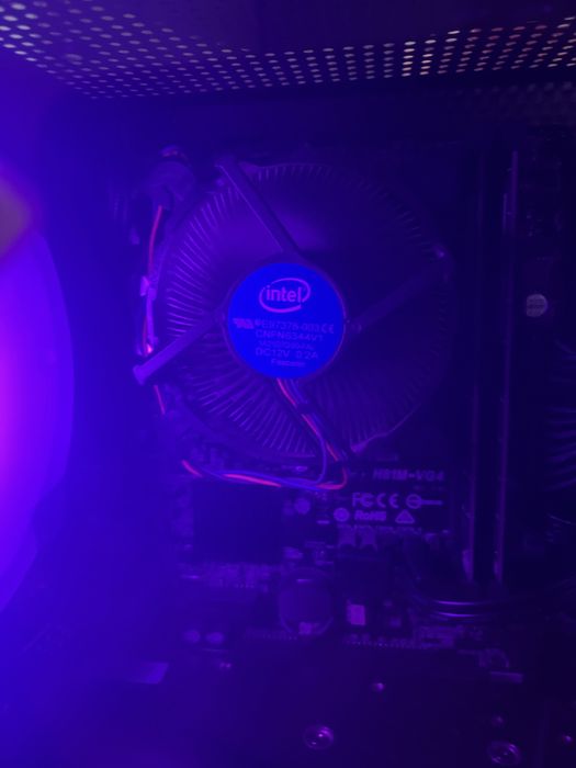 Мощен Геймарски компютър/RX 580 8gb/16ram/i5/HDD 500/SSD 240