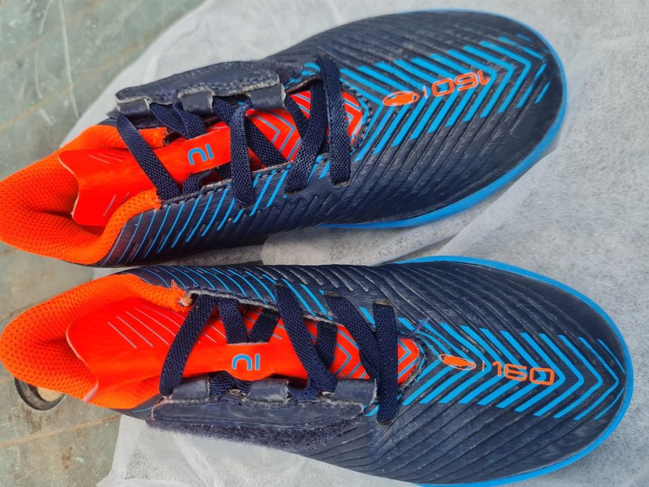 Adidasi fotbal copii