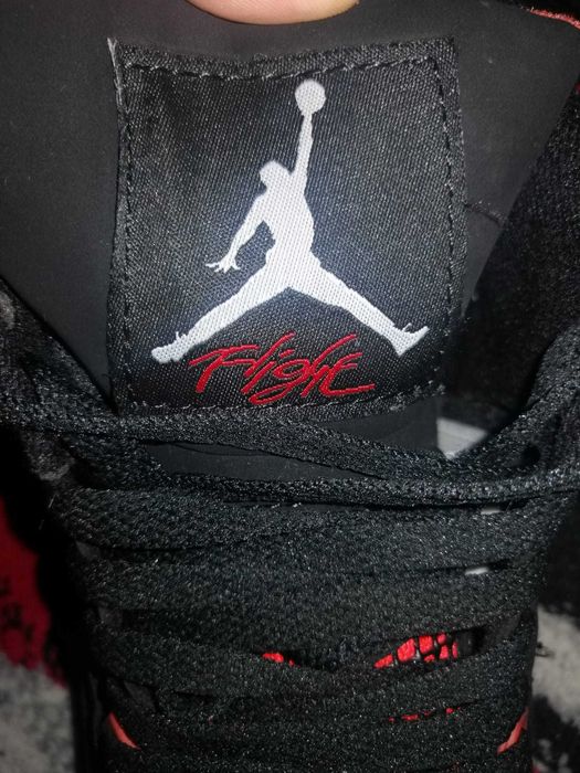 Air Jordan 4 Red Thunder
