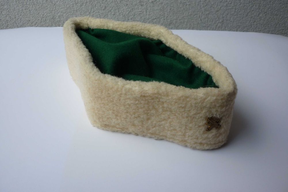 Нов калпак за Чавдарче