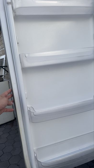 Холодильник Indesit