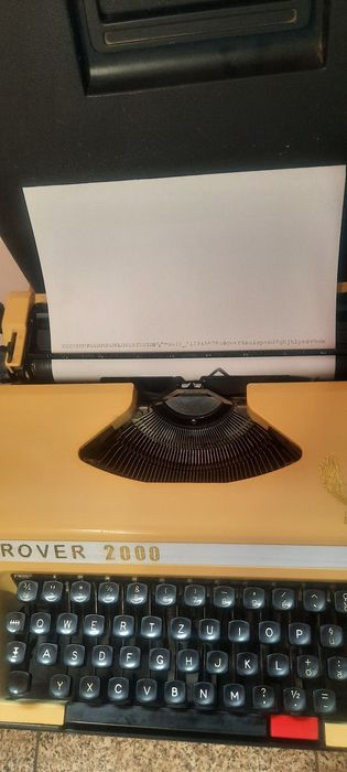 Mașină de scris Rover 2000