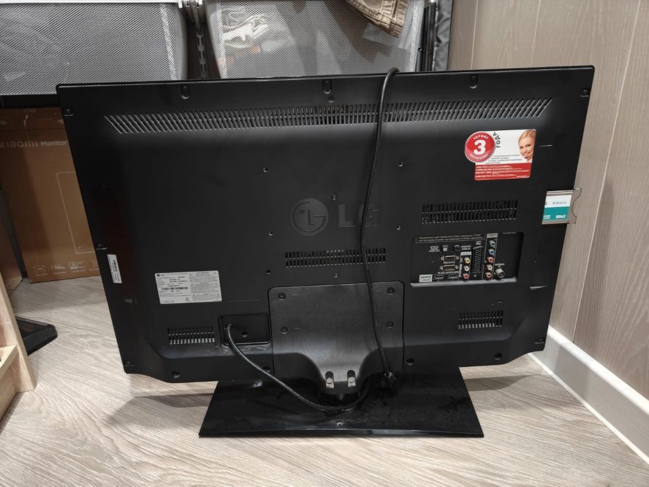 Продам телевизор 81 см