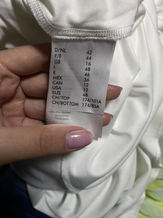 Платье от бренда LAUREL