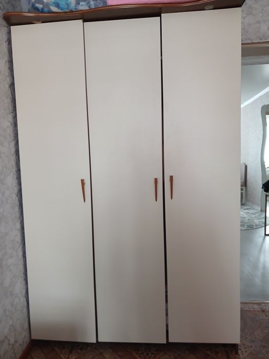 Продам шифонер срочно