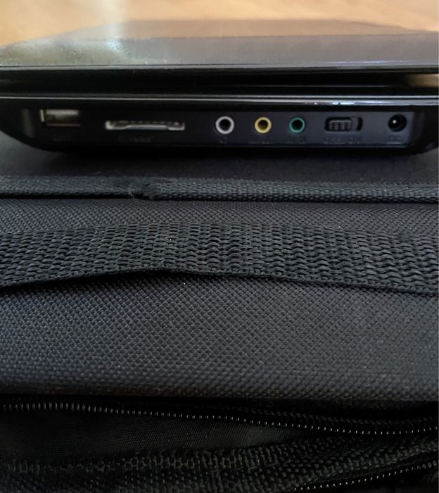 DVD/CD плеър - мобилен