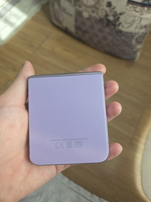 Z 4 flip 256 гб обмен