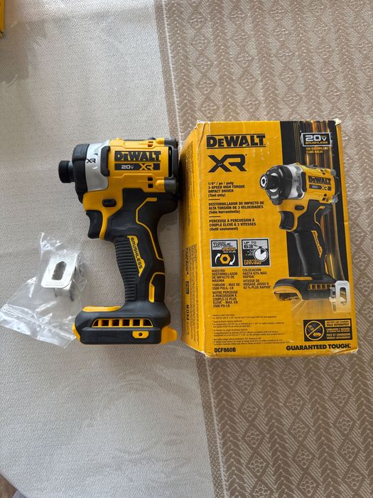 Винтоверт Dewalt DCF 860