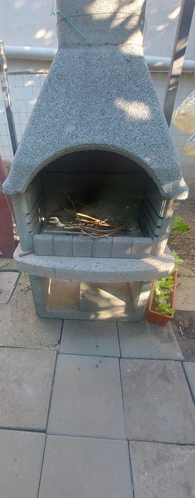 Gratar cărbune de beton