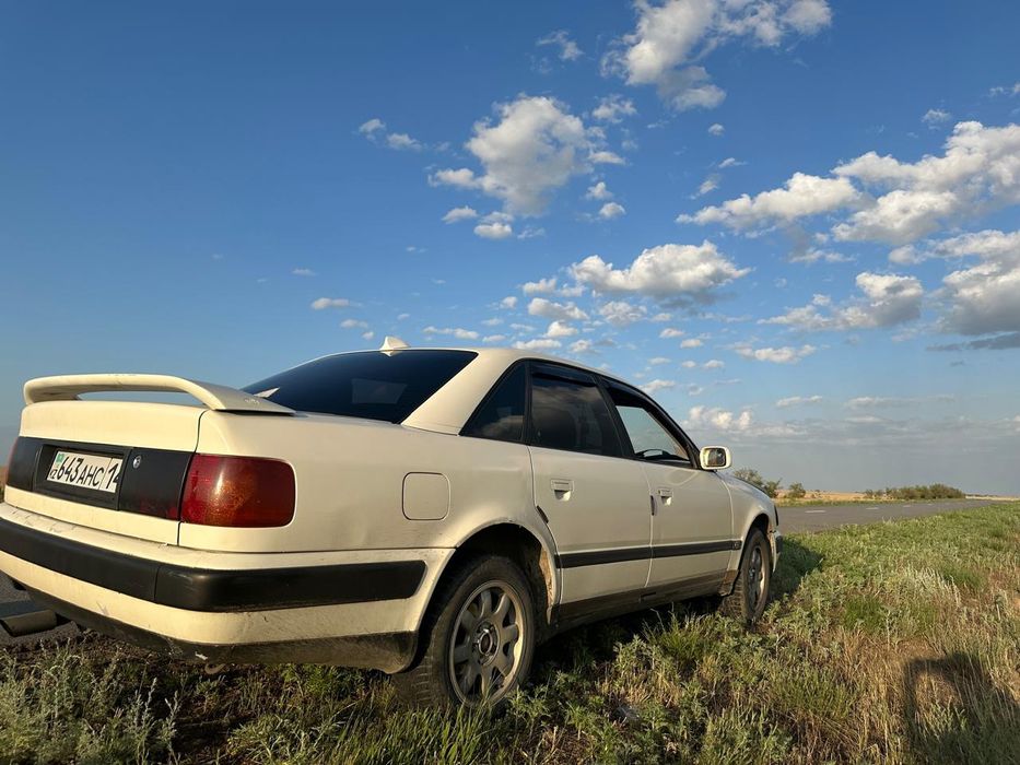 Срочно продам ауди 100 с4