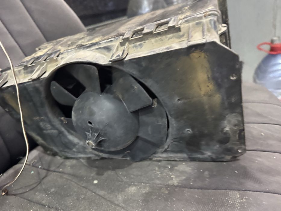 Баклашка мерс сиденияа ва тарпеткаси ва печкаси сотилади