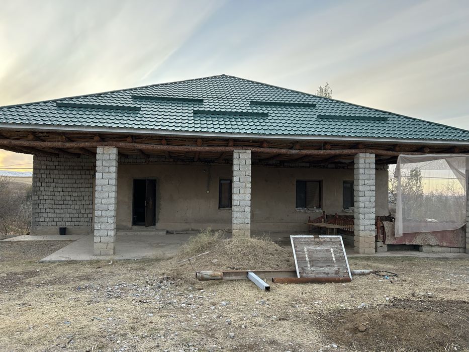 Жер сатылады уйімен, мал корасымен
