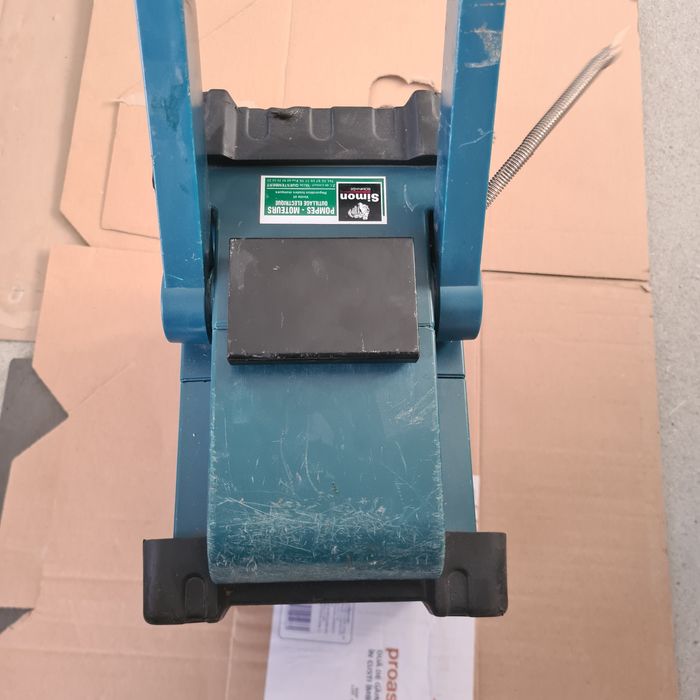 Radio Makita BMR 100 portabil