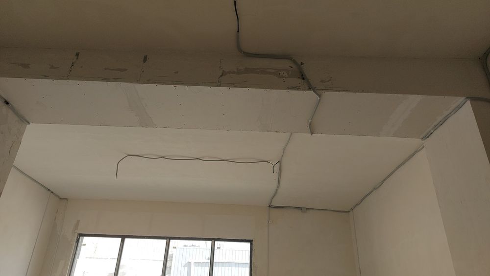 Необходимо переделать проводку из гофры в кабель канал