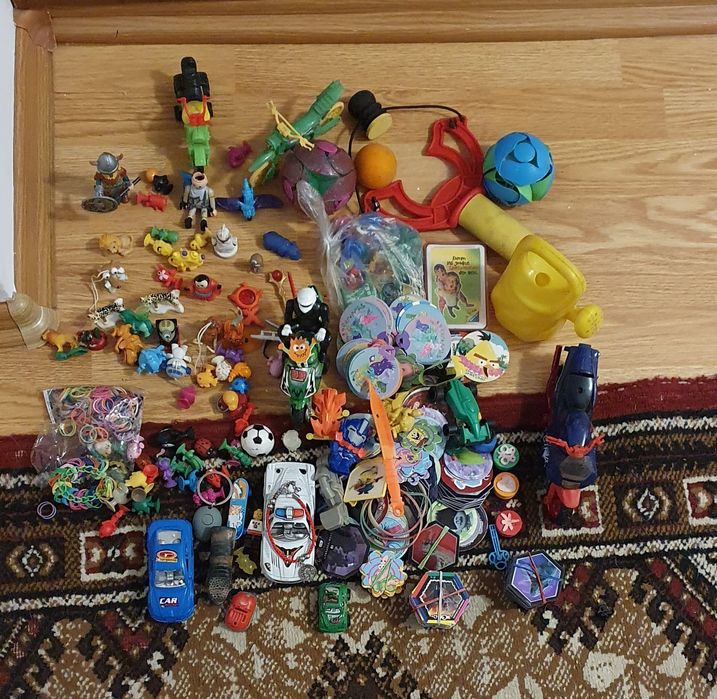 Vand jucarii diverse