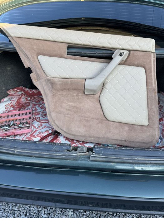 Продам дверные карты е34