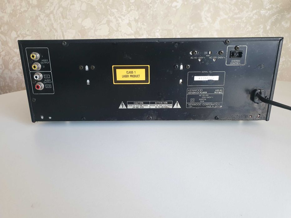 Kenwood LVD-68  Проигрыватель LaserDisc, CD и VCD дисков.