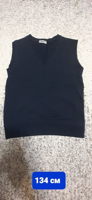 Продам школьную одежду