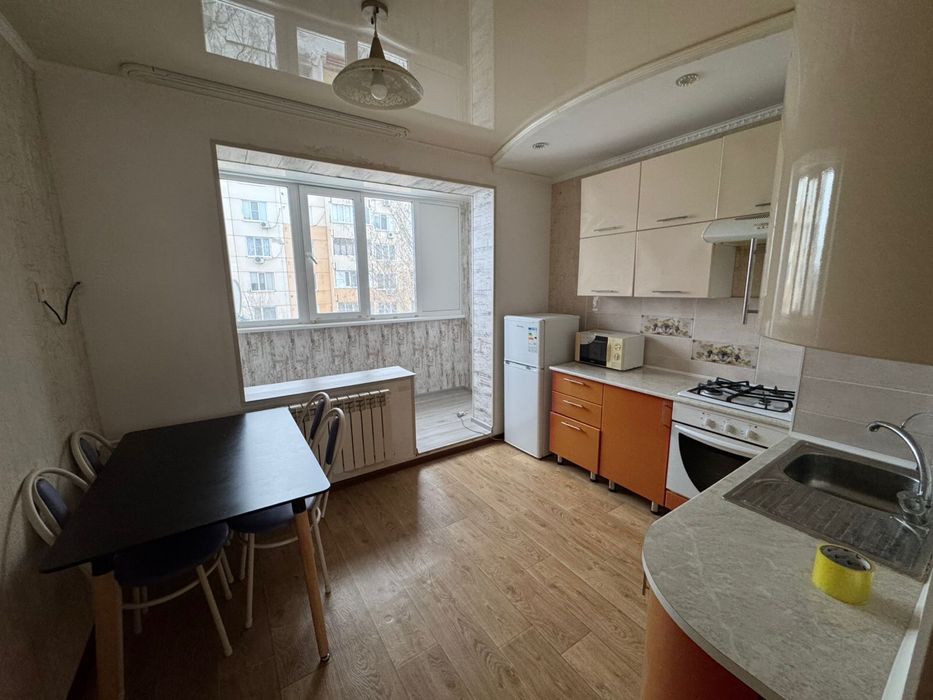 Продам холодильник 120см