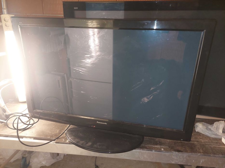 Телевизор Панасоник 42 инча