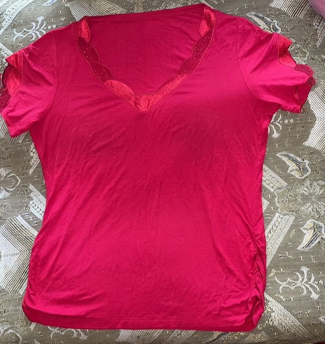 Продаются женские кофточки 48 размер. Очень дешево