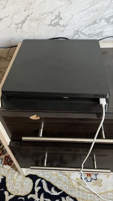 Sony Plastation 4