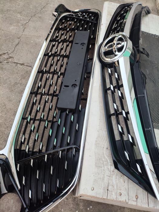 Камри 55 решетка  на бампер