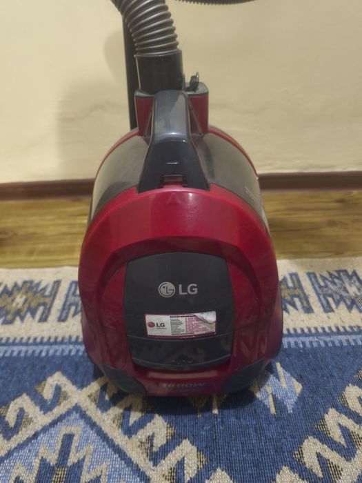 Пылесос LG 1600W