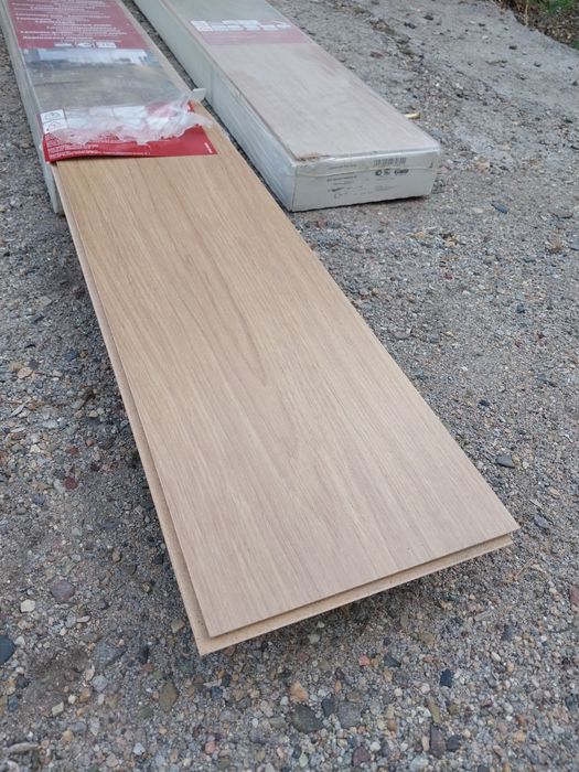 В наличии 4м/2 нового ламината.