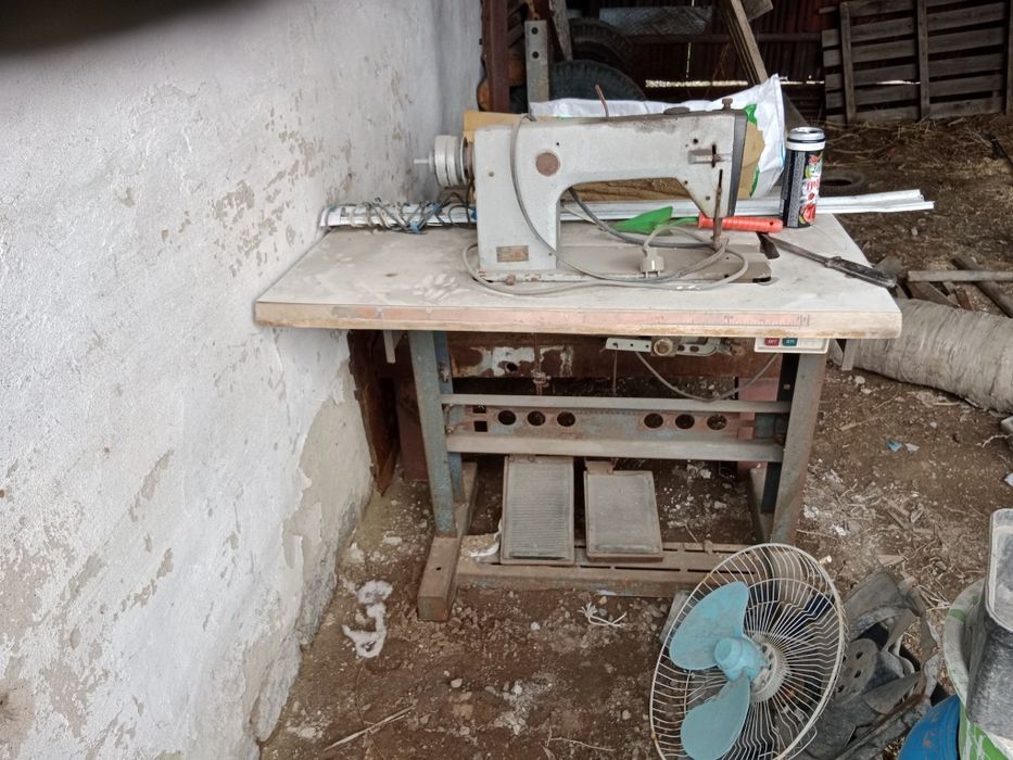 Продам швейная машина