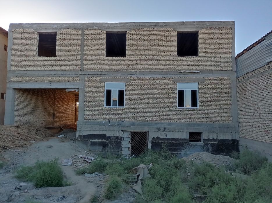 Жондор туман марказида участка сотилади