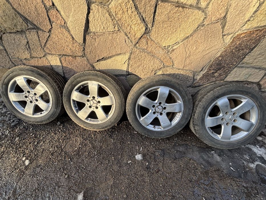 Диски Mercedes вместе с шинами Viatti