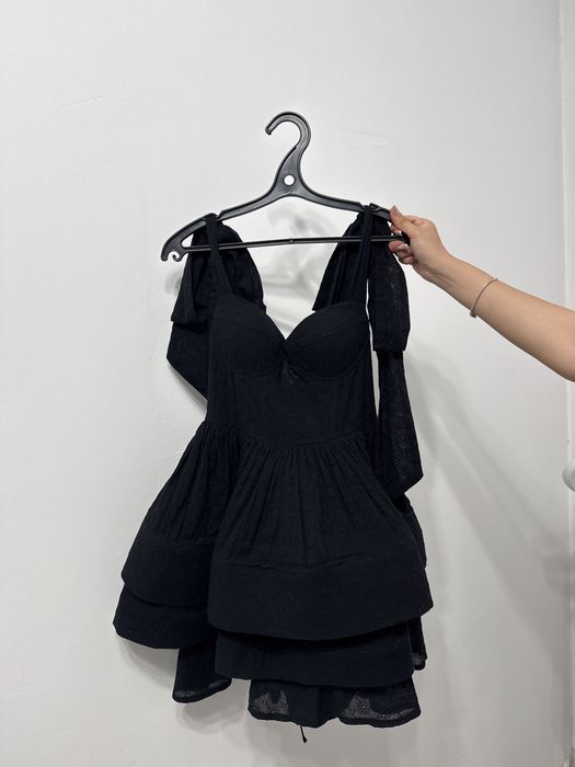 Платья черная новая