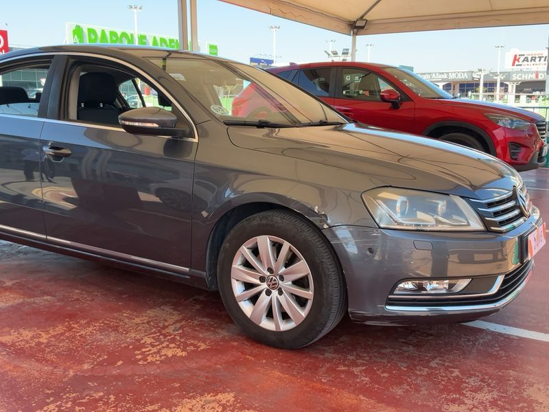 Volkswagen Passat 2.0 TDI Advance BlueMotion Tech 2011