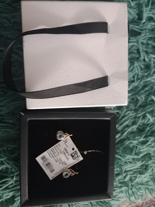 Золотые серьги с фианитом