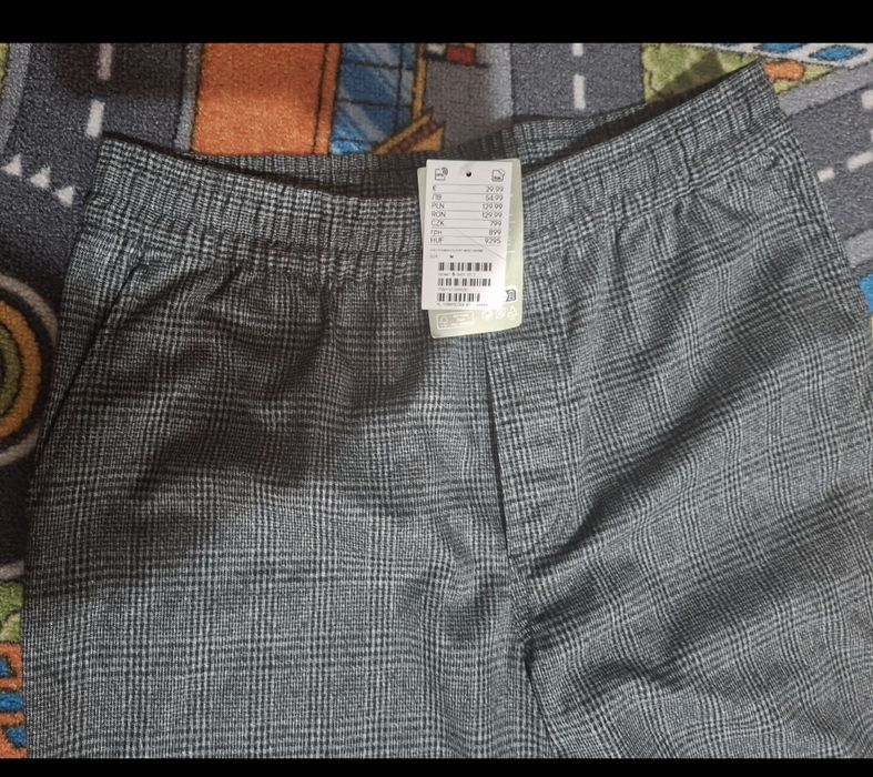 Pantaloni H&M noi cu eticheta