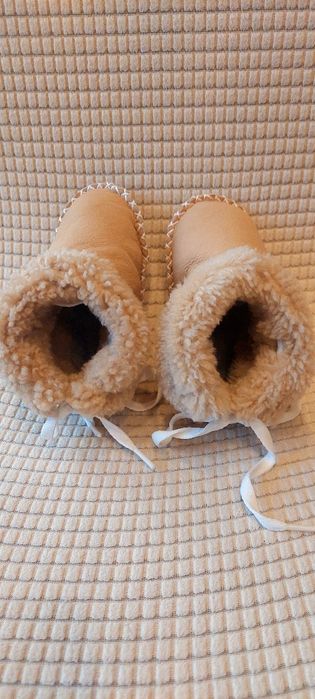 Пантофи от агнешка кожа и вълна