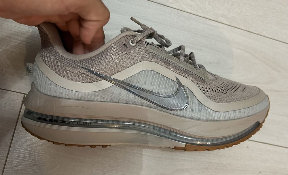Nike pegasus premium