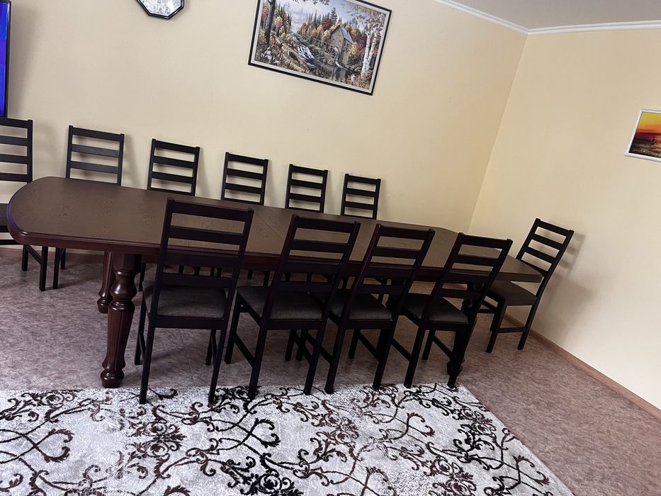 Продам деревянный стол