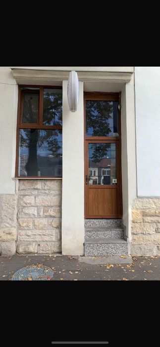 P. F - inchiriez spatiu com. 50mp - central