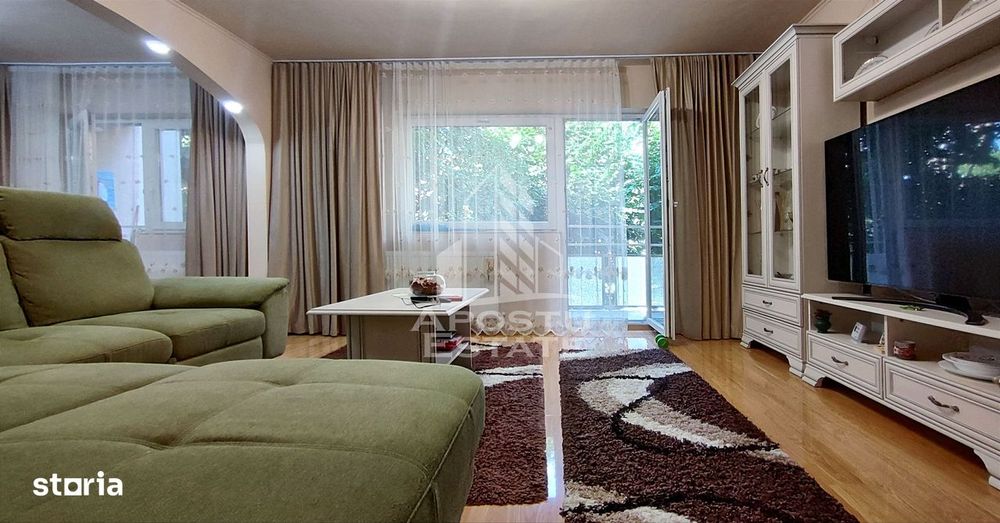 Apartament 4 camere, centrala proprie, zona Miorita