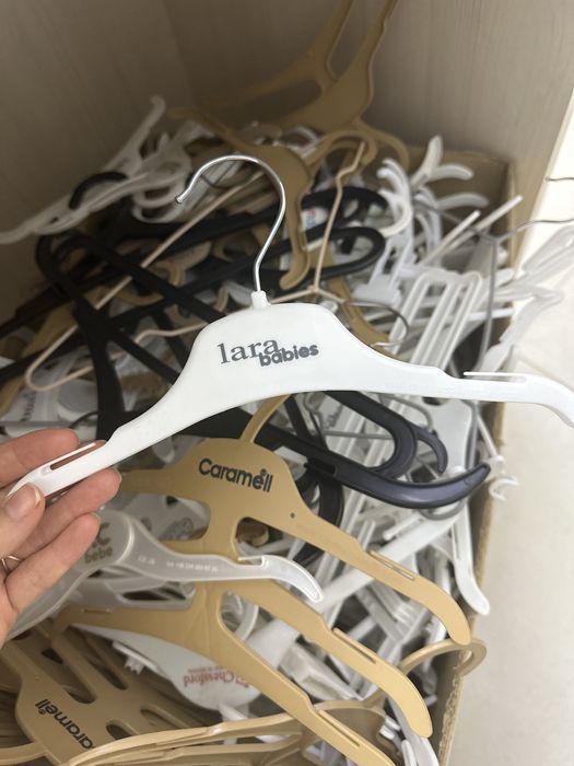 Продам детские вешалки