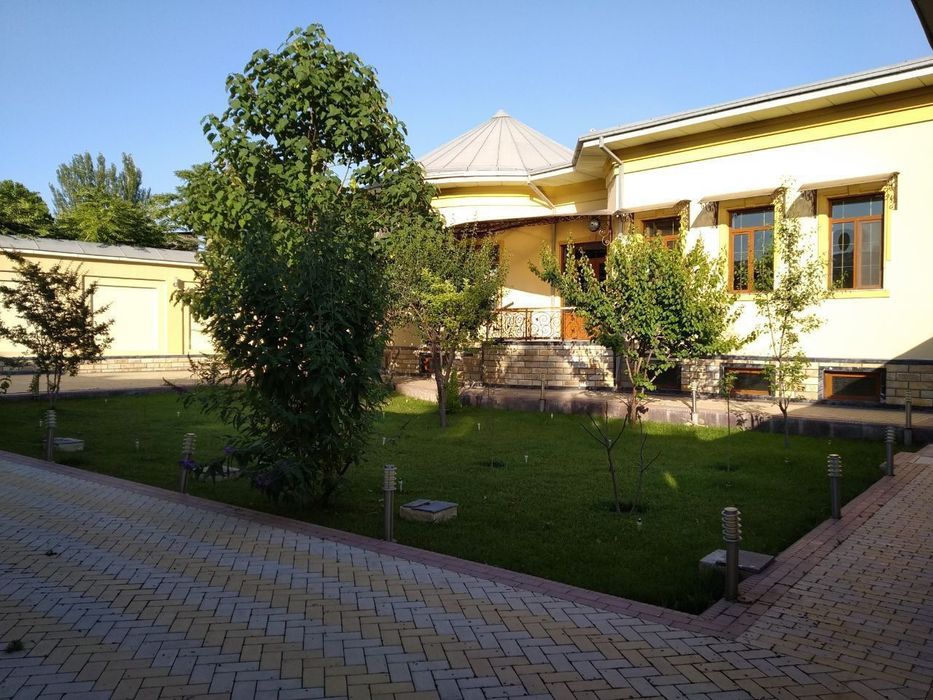 4 Продается Дом 2 уровня. Центр луначарского.  14 соток.
Центр Луначар