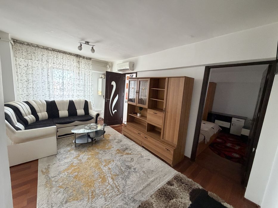 Apartament zona pietii et1